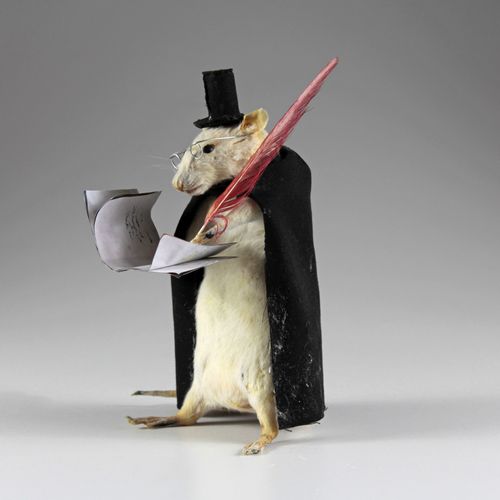 Null Objet humoristique de taxidermie Rat en magicien. 20e siècle, préparation d&hellip;