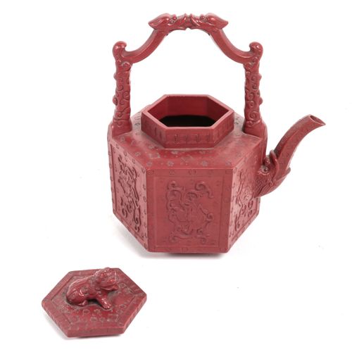 Null 中国陶器茶壶，可能是英国-18世纪，22厘米。