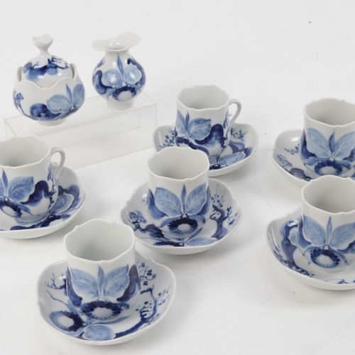 Null Meissen - Blue orchid, six coffee cups and saucers and a cream set - 20th c&hellip;