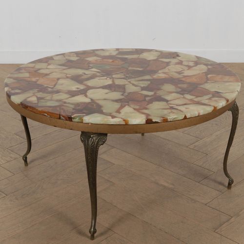 Null Table basse en onyx avec pieds en bronze doré - 20e siècle, 44x90x90 cm.