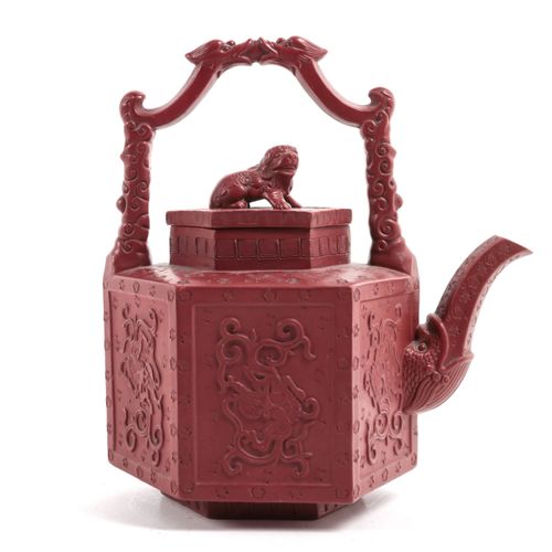 Null Terracotta chinoiserie teapot, probably England - 18th century , 22 cm.