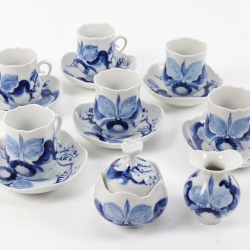 Null Meissen - Blue orchid, six coffee cups and saucers and a cream set - 20th c&hellip;