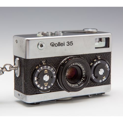 Rollei 35- camera met boekje https://www.Bva-auctions.Com/nl/auction/lot/59462/1&hellip;