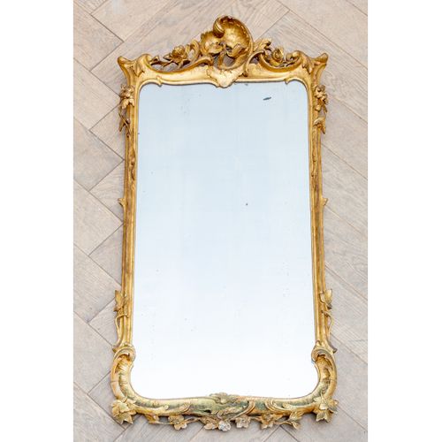 Rechthoekige spiegel in verguld gestoken houten lijst in rococostijl - 19e eeuw &hellip;