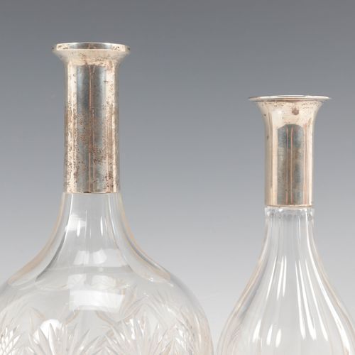 Twee kristallen karaffen met zilveren manchet https://www.Bva-auctions.Com/nl/au&hellip;