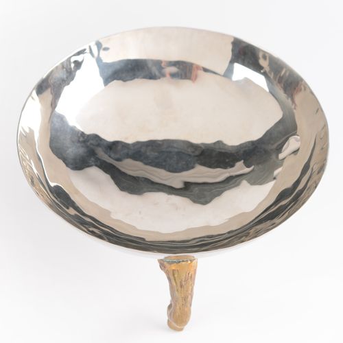 Michael Aram (1963) - Zilveren schaal met drie bronzen poten https://www.Bva-auc&hellip;