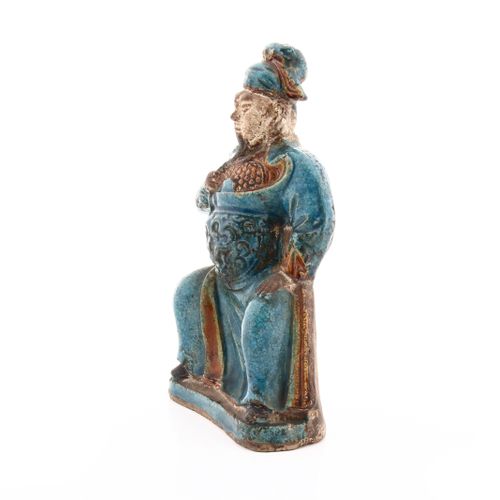 Escultura "Guerrero", dinastía Qing. Gres esmaltado en color azul turquesa y ber&hellip;