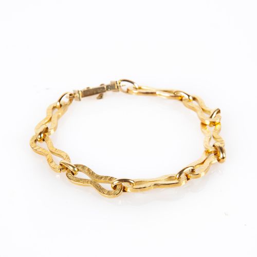 Gold bracelet Gold bracelet Length 18 cm 750/000 yellow gold. Overall weight gr.&hellip;