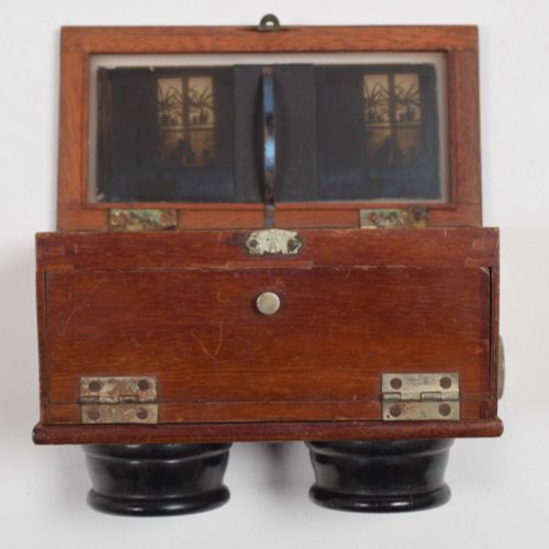 [Antiques] [Magic Lantern] Lot with 3 stereoscopes 1) Ernemann，德累斯顿，约1900年。包括有44&hellip;
