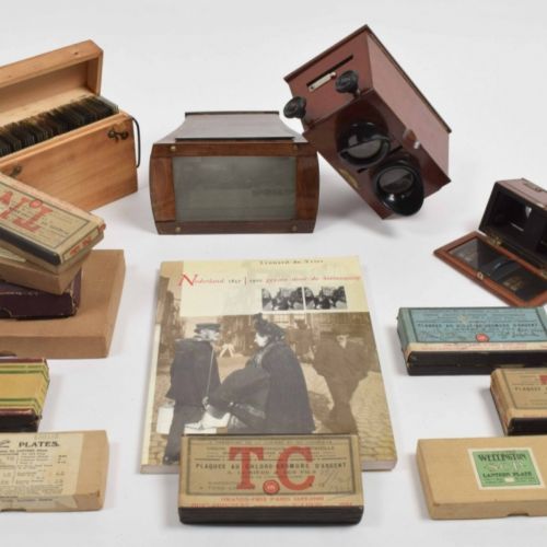 [Antiques] [Magic Lantern] Lot with 3 stereoscopes 1) Ernemann, Dresde, c. 1900.&hellip;