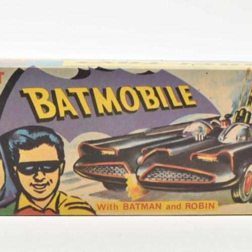 Null [漫画] [蝙蝠侠.汽车模型] 火箭发射的蝙蝠车。带有蝙蝠侠和罗宾的Corgy Toys压铸模型，伦敦，1966年。封闭的秘密说明书隐藏在盒子底座里。&hellip;
