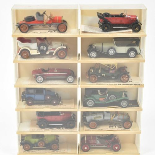 Null [玩具] [汽车模型] 收集85辆经典汽车 大部分由Corgi、Matchbox、Dugu、Rami和Solido在1970年代和1980年代生产。都&hellip;