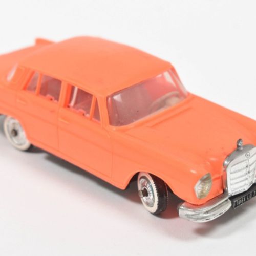 Null [Toys] [Model cars] Corgi Toys. Volkswagen Kombi 434 Die-cast scale model. &hellip;