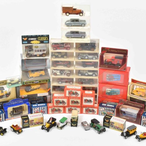 Null [玩具] [汽车模型] 收集85辆经典汽车 大部分由Corgi、Matchbox、Dugu、Rami和Solido在1970年代和1980年代生产。都&hellip;