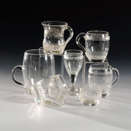 5 Henkelbecher, 1 Kelchglas und 1 Schnapsglas 

5 mugs, 1 goblet and 1 shot glas&hellip;