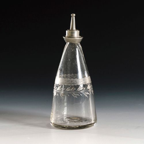 Babyflasche 

Baby bottle. 
1st half of the 19th century.
Colourless glass, pewt&hellip;