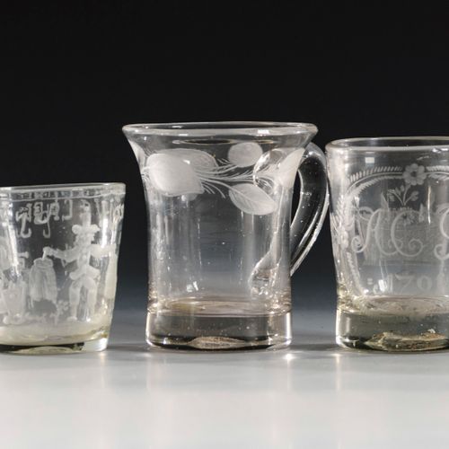 3 Schnapsgläser 

3 shot glasses. 
2nd h. 18th c./1st h. 19th c.
Colourless glas&hellip;