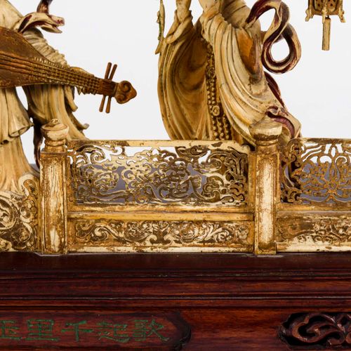 Elfenbeintheater in Schatulle - Musizierende Damen 

Ivory theatre in casket - L&hellip;