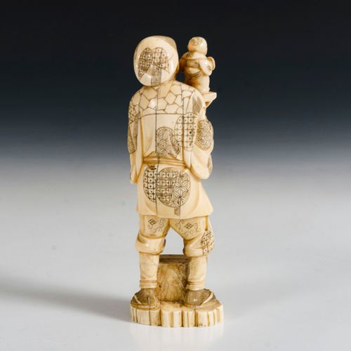 Elfenbeinfigur - Puppenspieler 

Figura d'avorio - burattinaio. 
Probabilmente i&hellip;