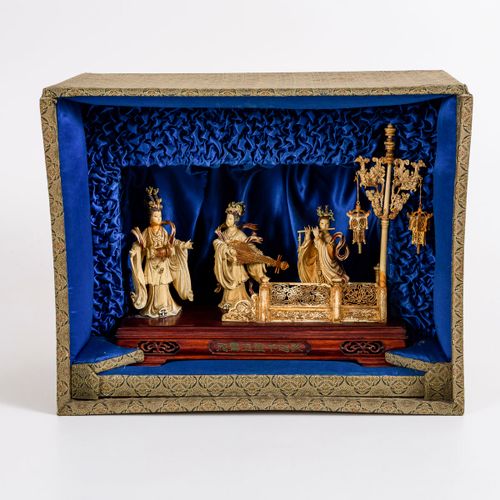 Elfenbeintheater in Schatulle - Musizierende Damen 

Ivory theatre in casket - L&hellip;