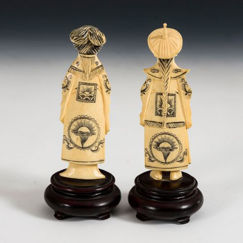 2 Figuren -  Elfenbein 

2 figures - ivory. 
Probably around 1920.China.
H 13 cm&hellip;