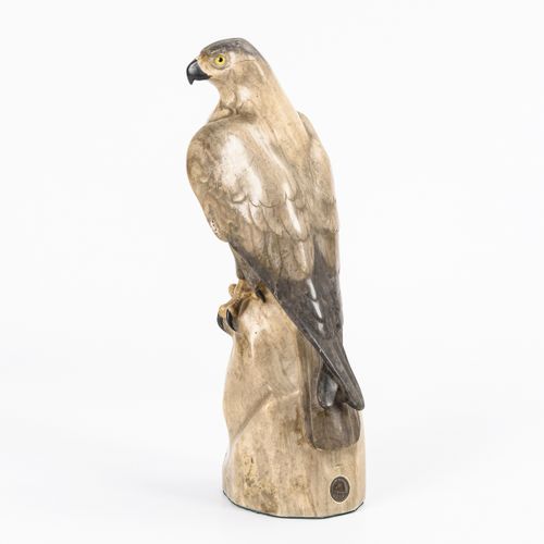 Adler aus SAlabasterguß mit Marke. 


Sitzender Falke
Alabasterguss (Harzilyth?)&hellip;