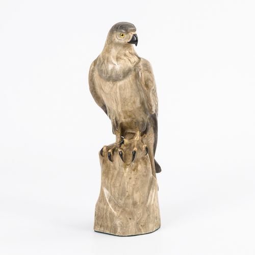 Adler aus SAlabasterguß mit Marke. 


Sitzender Falke
Alabasterguss (Harzilyth?)&hellip;