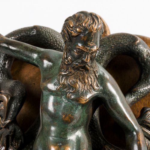 Poseidon Bronze. 


Venezianischer Türklopfer mit Neptun
Bronze grünlich patinie&hellip;