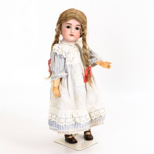 Puppenmädchen mit Zöpfen. J.D. Kestner. 

Doll girl with pigtailsJ.D. Kestner. 
&hellip;