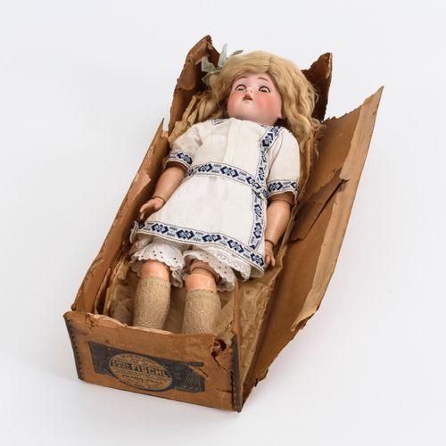 Mädchenpuppe im Originalkarton. Kämmer & Reinhardt. 

Girl doll in original boxK&hellip;