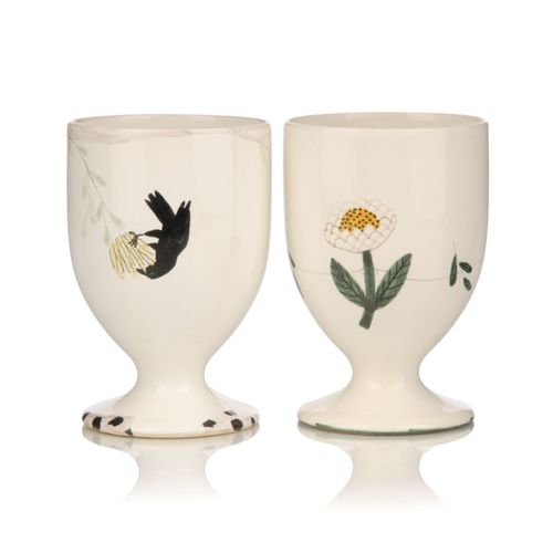 Null Foot cup with yellow flowers and black bird / Foot cup with white flowers. &hellip;