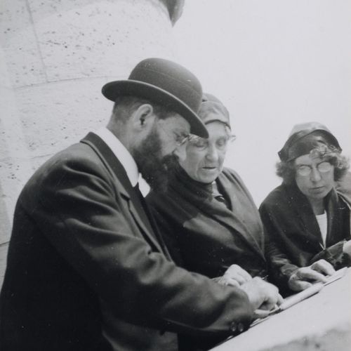 Null Albert Hennig "Albert Hennig. 10 photographs of the Bauhaus artist ". 1930s&hellip;