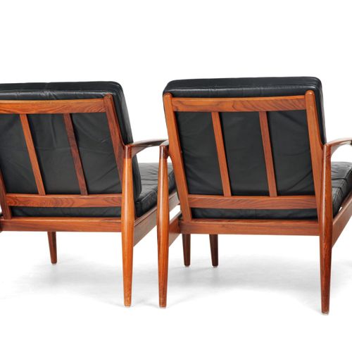 Null 来自 "纸刀 "系列的一对简易椅子 "121型"。Kai Kristiansen换下Magnus Olesen, Durup.约1967/1968年。&hellip;