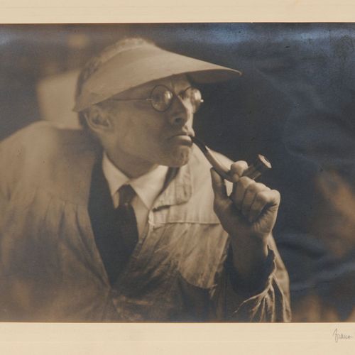 Null Franz Fiedler, Georg Gelbke, smoking a pipe. Probably 1920s. 
 Franz Fiedle&hellip;