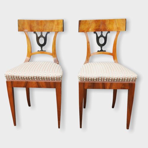Paar Biedermeier Schaufelstühle Cherry wood. Biedermeier upholstered chairs with&hellip;