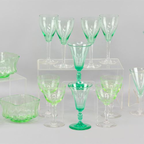 Null A lot of various green glass, including anagreen, 4 series of 4, 3 glasses &hellip;