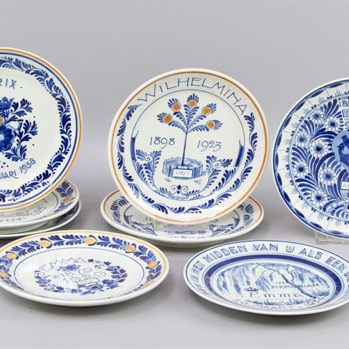Null Huit assiettes commémoratives, De Porceleyne Fles Delft, faïence bleu-blanc&hellip;