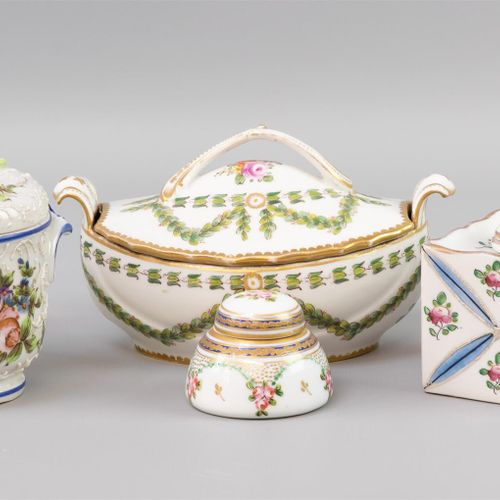 Null Two inkwells, a small tureen and a sugar bowl, polychrome painted porcelain&hellip;