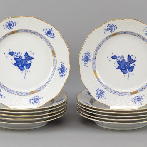 Null Un ensemble de 12 assiettes hors d'oeuvre, Herend, porcelaine, décor bleu A&hellip;