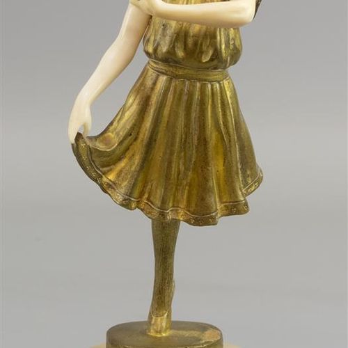 Null Dancing girl, chryselephantine - gilt bronze and ivory, unsigned, on alabas&hellip;