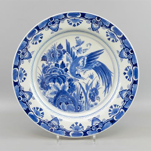 Null Un plat, Porceleyne Fles, Delft, 1975, en faïence bleu-blanc à décor d'un o&hellip;