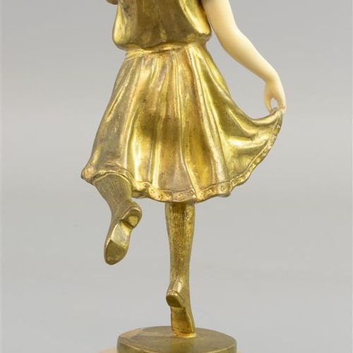 Null Dancing girl, chryselephantine - gilt bronze and ivory, unsigned, on alabas&hellip;
