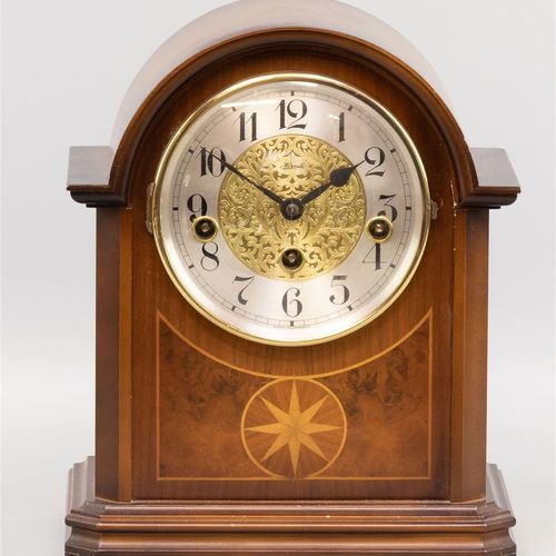 Null A column clock. Mahogany case with intarsia, pillars with bronze capitals, &hellip;