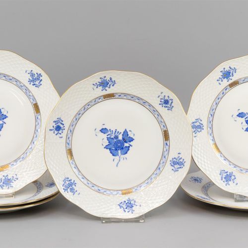 Null 一套6个早餐盘，Herend，瓷器，装饰为Apponyi蓝色（A-）。

ø20.7厘米