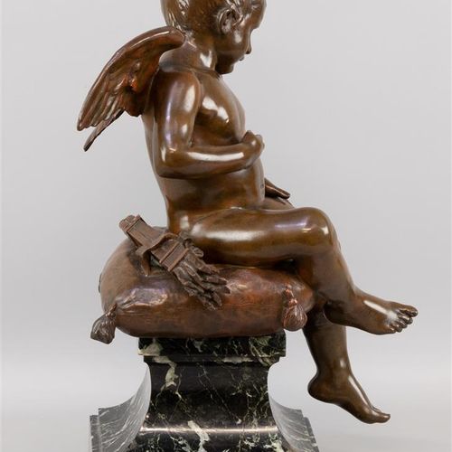 Antonin MERCIÉ (1845-1916) 安东尼-梅尔西(1845-1916)

坐着的阿莫尔，红色大理石底座上的青铜，有青铜签名，铸造标记Siot&hellip;
