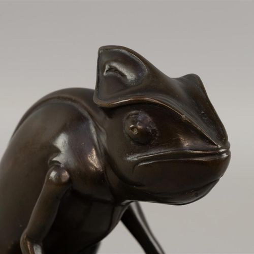 Null Possible French school, a bronze statuette of a chameleon, indistinctly mon&hellip;