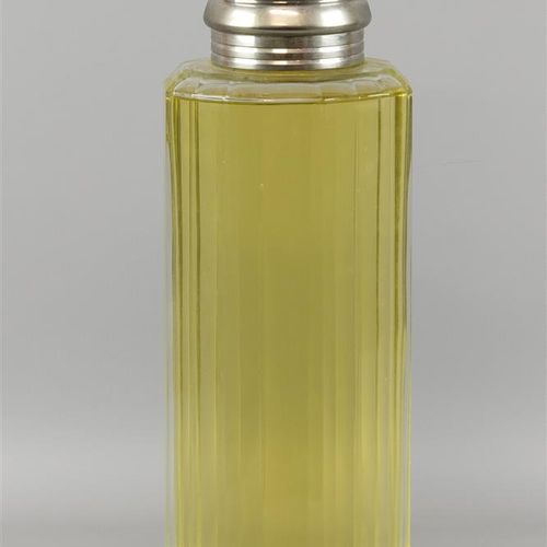 Null Un flacon présentoir factice d'eau de parfum Burberry Society (B). 

H. 36 &hellip;