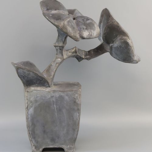 Mary Geradts (1958) Bloemen in bloei Sculpture en zinc, signée et datée 7-9-2010&hellip;