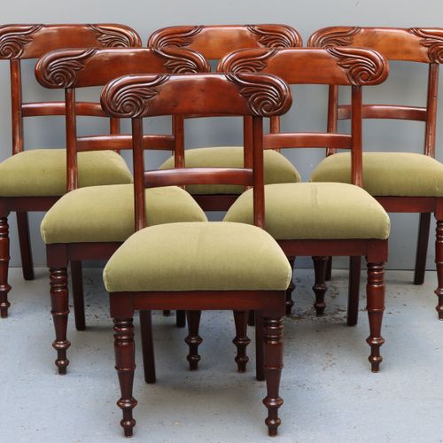 Een serie van zes Victoriaanse eetkamerstoelen, Engeland 19e eeuw Acajou, sièges&hellip;