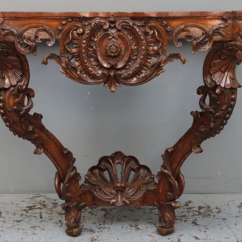 Een barok console tafel, Holland vroege 18e eeuw Roble ricamente tallado, con de&hellip;